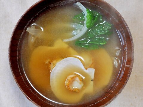 帆立稚貝と新玉ねぎと菜の花の味噌汁